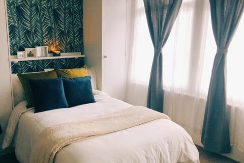 undefined, Queens Avenue, London N10