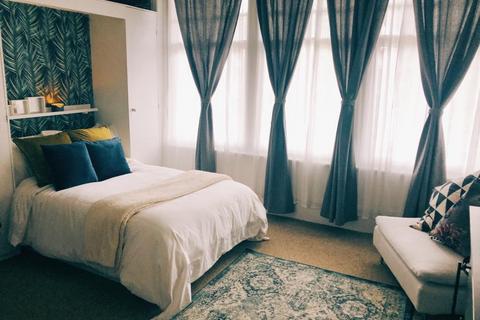 undefined, Queens Avenue, London N10