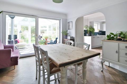 4 bedroom semi-detached house for sale, Bargate Close, New Malden