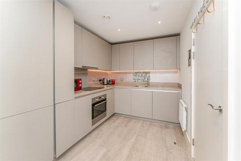 1 bedroom flat for sale, Scotland Green, London