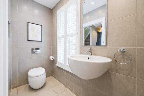 14 Roebuck Road, Rochester, ME1 1UD