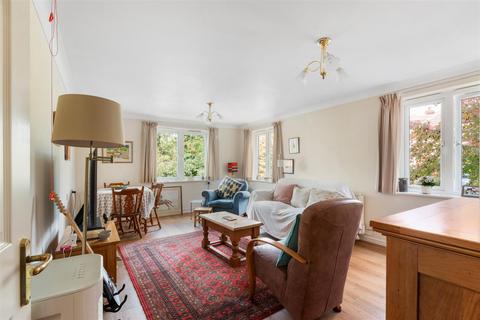2 bedroom flat for sale, Clifton Park Avenue, Raynes Park SW20