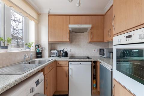 undefined, Clifton Park Avenue, Raynes Park SW20