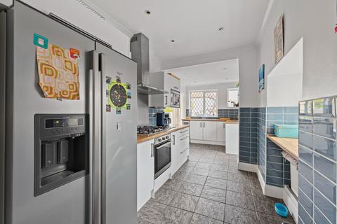 4 bedroom semi-detached house for sale, Birchwood Avenue, Beckenham BR3