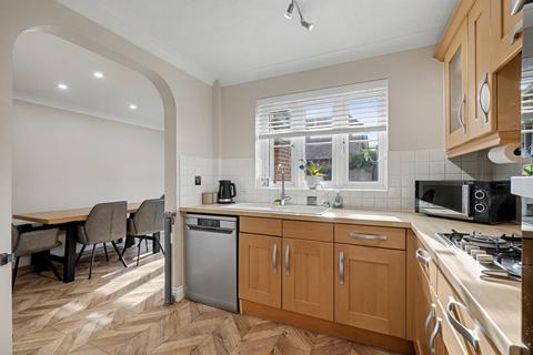 4 bedroom detached house for sale, Chetney View, Sittingbourne ME9