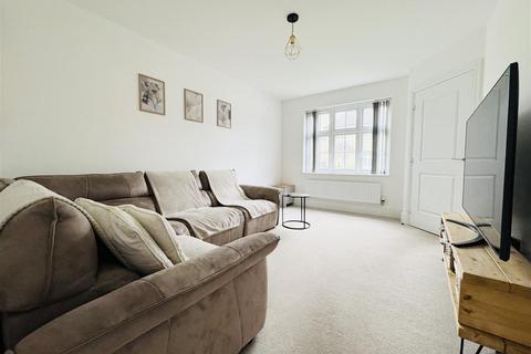 4 bedroom detached house for sale, Park Gate Court, Scissett HD8 9UZ