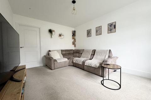 4 bedroom detached house for sale, Park Gate Court, Scissett HD8 9UZ