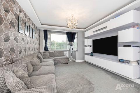 4 bedroom semi-detached house for sale, Lawns Way, Romford, RM5
