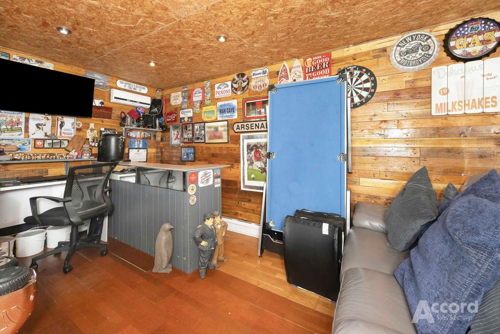 Bar/Games Room/Office