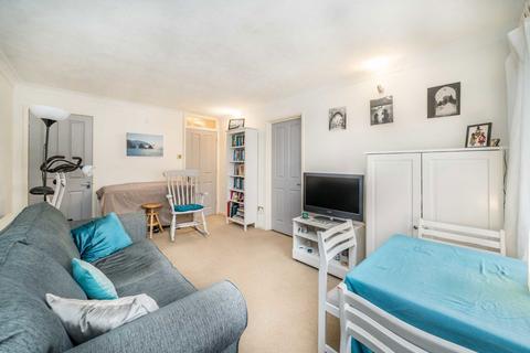 undefined, Milford Mews, London SW16