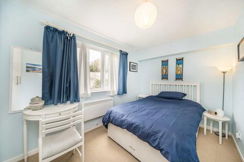 undefined, Milford Mews, London SW16