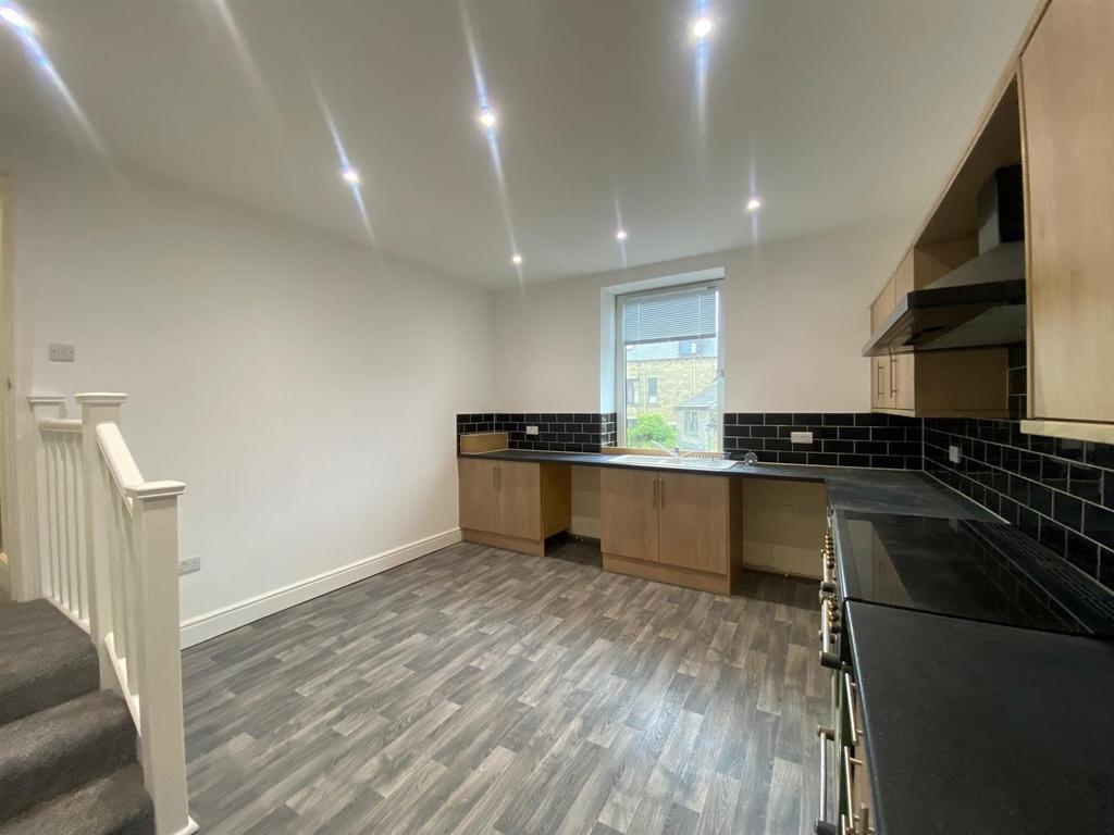 Kitchen 1.jpg