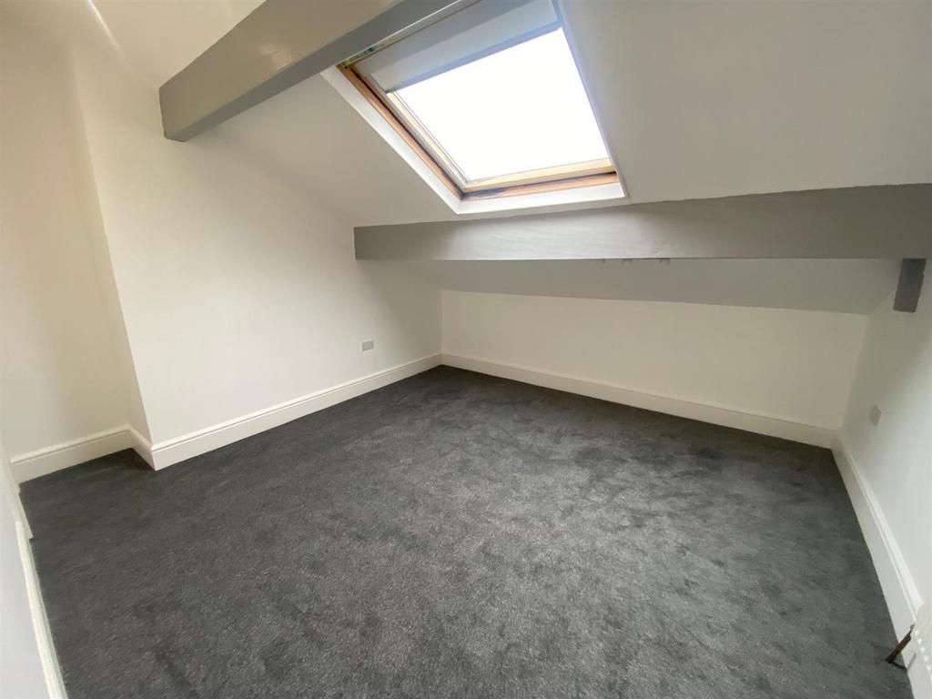 Second floor bed front.jpg