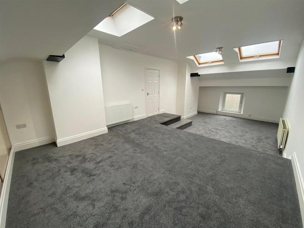 Second floor bed 3.jpg
