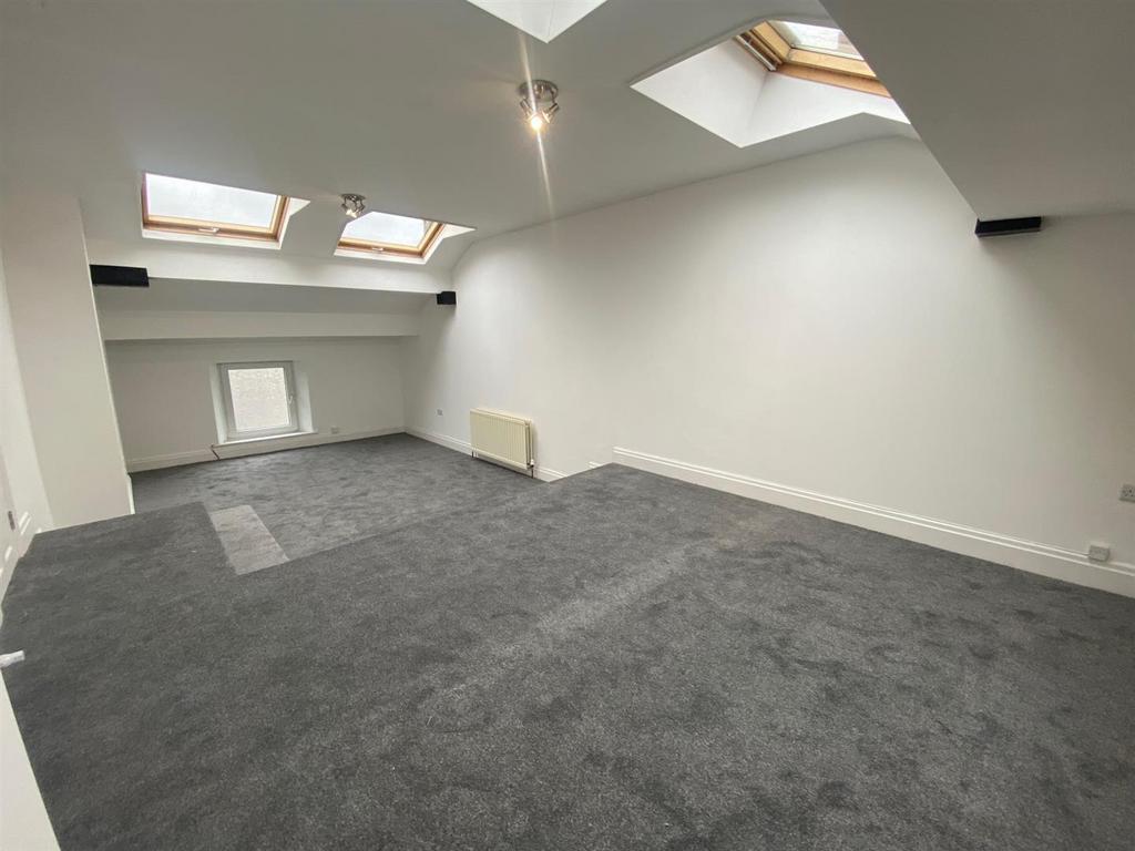 Second floor bed 2.jpg