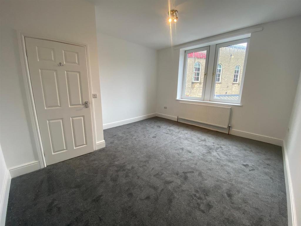 First floor bed reception left.jpg