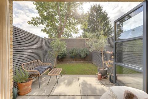undefined, Effingham Road, London, SE12