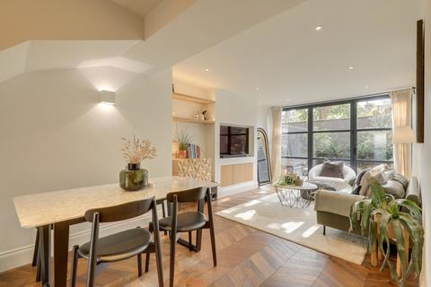 undefined, Effingham Road, London, SE12