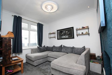 3 bedroom end of terrace house for sale, Eskdaill Street, Kettering, Northamptonshire, NN16