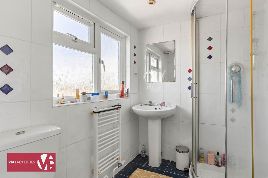 Ensuite top floor