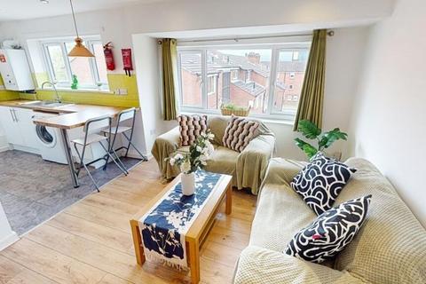 2 bedroom flat to rent, North Sherwood Street, Nottingham NG1