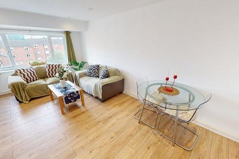 2 bedroom flat to rent, North Sherwood Street, Nottingham NG1