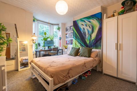 4 bedroom terraced house to rent, By city centre - West Parade Lincoln - Student House - 26/27