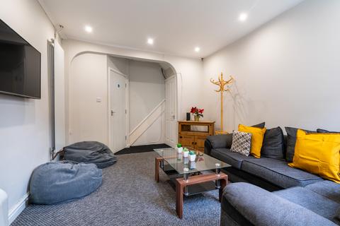 4 bedroom terraced house to rent, By city centre - West Parade Lincoln - Student House - 26/27