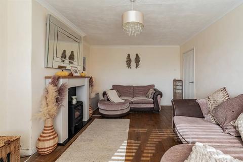3 bedroom semi-detached house for sale, Freemans Close, Seasalter, Whitstable