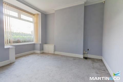 2 bedroom end of terrace house to rent, War Lane, Harborne, B17
