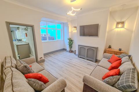 1 bedroom terraced house to rent, Luxury student house with ensuites - Carholme Road - 26/27