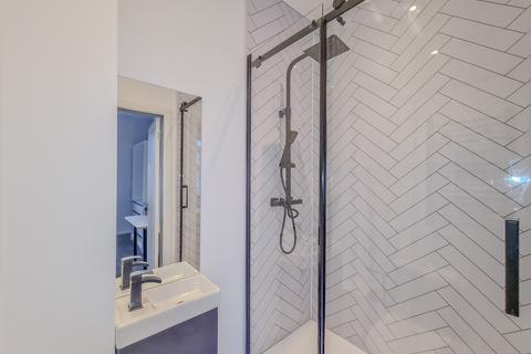 1 bedroom terraced house to rent, Luxury student house with ensuites - Carholme Road - 26/27