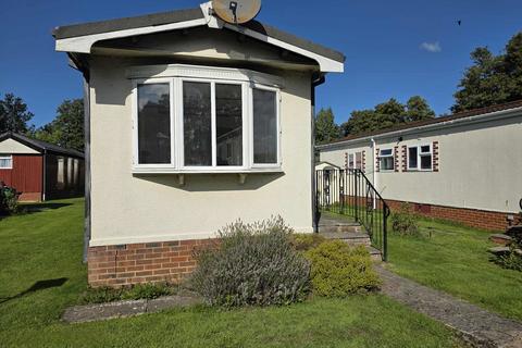 2 bedroom park home for sale, Riverside Park, Churchend