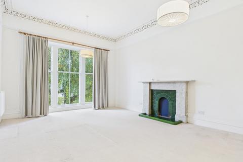 3 bedroom apartment to rent, Hamilton Drive, Glasgow G12