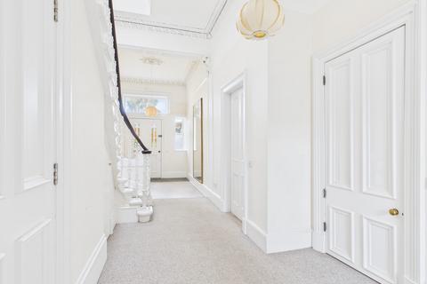 3 bedroom apartment to rent, Hamilton Drive, Glasgow G12