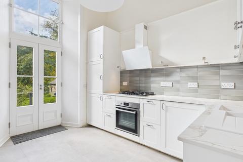 3 bedroom apartment to rent, Hamilton Drive, Glasgow G12