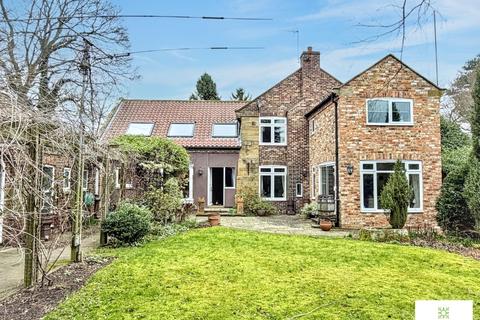 4 bedroom detached house for sale, Manor Close, Stokesley, North Yorkshire