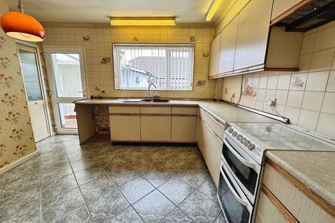 3 bedroom semi-detached bungalow for sale, Norfolk Crescent, Aldridge, WS9 8RF