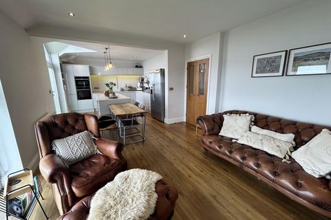 3 bedroom detached house for sale, Glan Y Mor Road, Penrhyn Bay