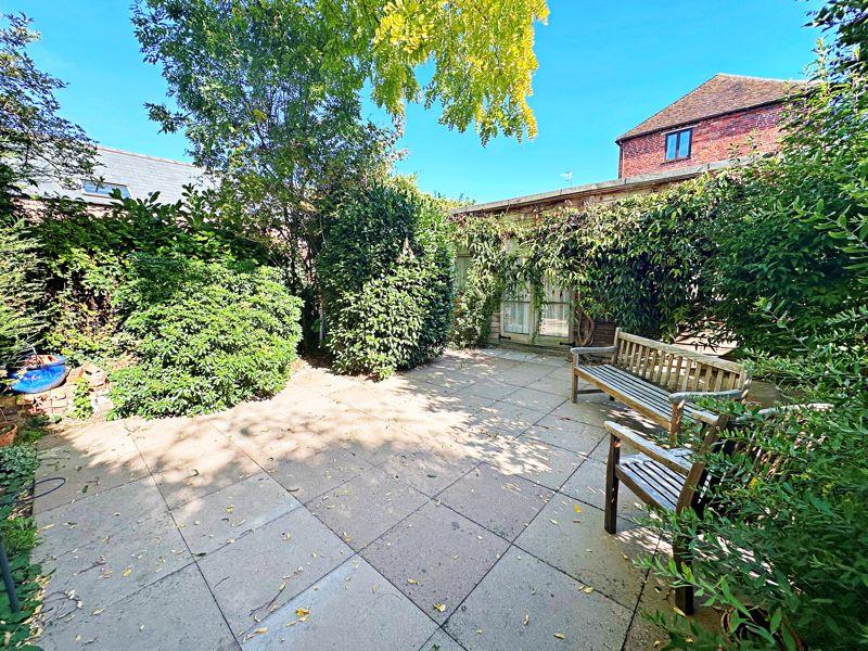 Courtyard garden