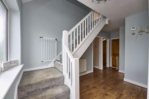 11 Dovedale Drive, Standish, Wigan, WN6 0LQ