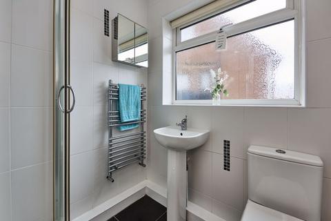 11 Dovedale Drive, Standish, Wigan, WN6 0LQ