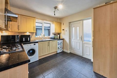 11 Dovedale Drive, Standish, Wigan, WN6 0LQ