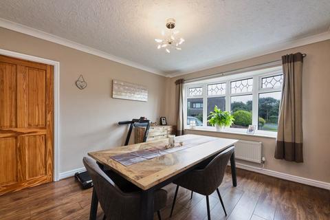11 Dovedale Drive, Standish, Wigan, WN6 0LQ