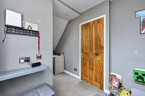 11 Dovedale Drive, Standish, Wigan, WN6 0LQ