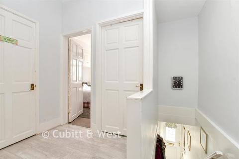 3 The Retreat, Thornton Heath, CR7 8LD