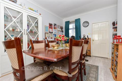 undefined, The Retreat, Thornton Heath, Surrey
