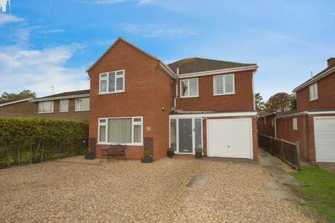 4 bedroom detached house for sale, Hall street, Crowland, PE6 0EW
