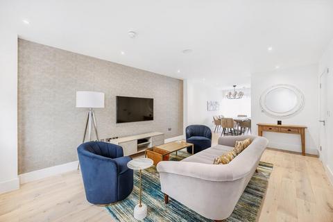 4 bedroom terraced house for sale, Golden Manor, Hanwell, London, W7 3EE