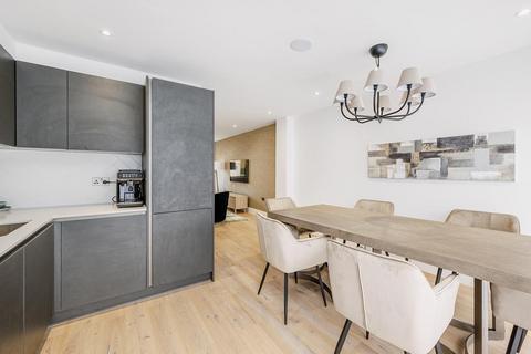 4 bedroom terraced house for sale, Golden Manor, Hanwell, London, W7 3EE